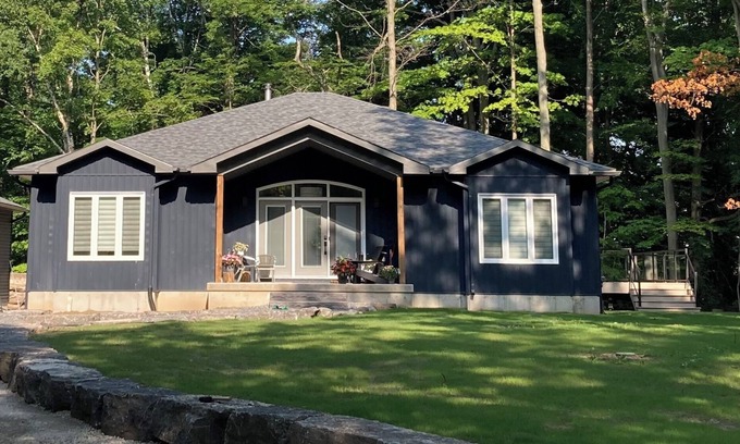 Bluewater Casa | The Bluehaus - Modern Lux Cottage, Bayfield Getaway!