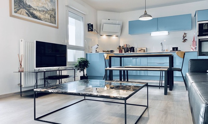 Secteur 1 Apartamento | The Bluesky |Train sation, Europole |Garage 💙 #CI