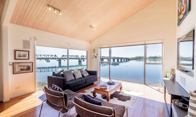 Tauranga Casa | The Boatshed - Tauranga City's tranquil hideaway