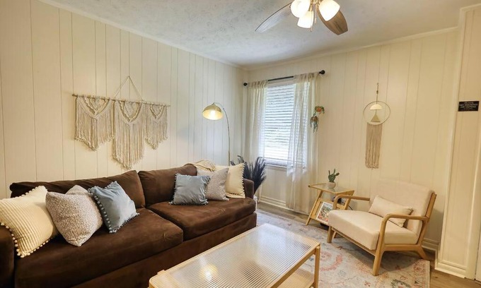 Covington Casa | The Bohemian 1/2 Mi from Covington Square