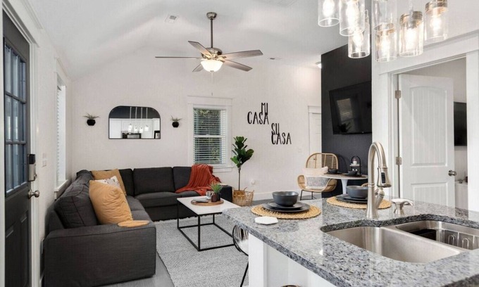 Colington Apartamento | The BoHo Bungalow - Updated Space Close To Beach!