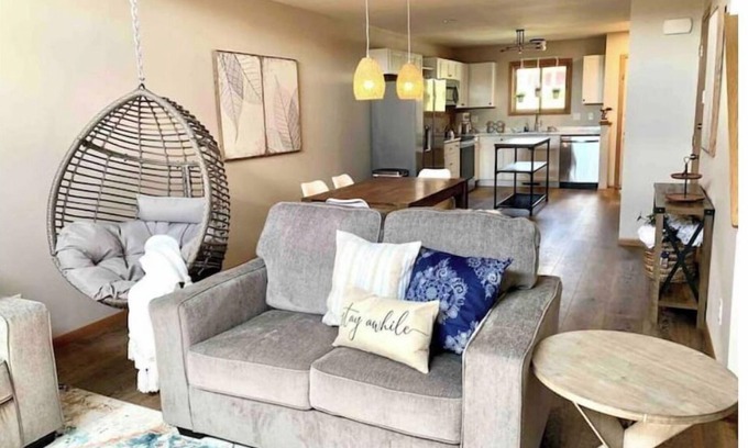 Wisconsin Dells Condominio | The Boho Retreat- Cozy and welcoming in a Central location