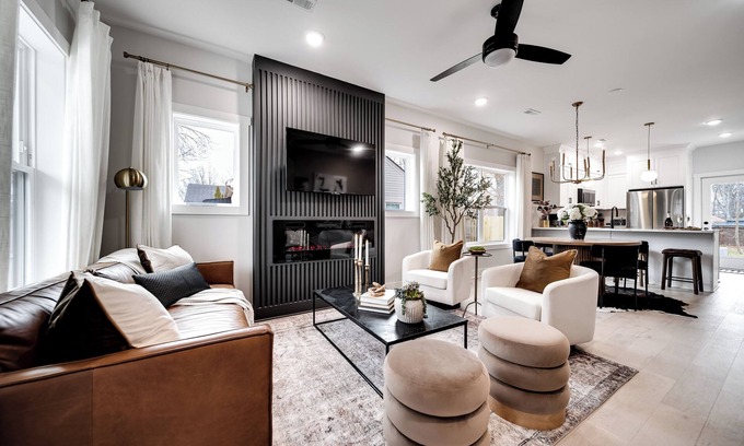 Murfreesboro Casa | The Boro Suite – Luxe Stay w/ Ping Pong, Fitness, & Fire Table Near DT & MTSU