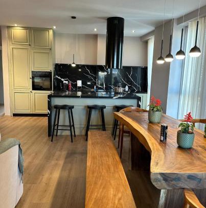 Tirana Apartamento | The Boulevard Bliss