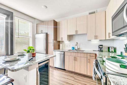 Fort Worth Apartamento | The Breezy Chic Spot
