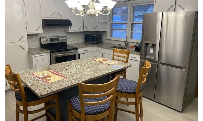 Hartford Casa | The “Brick Haven” central to downtown Hartford