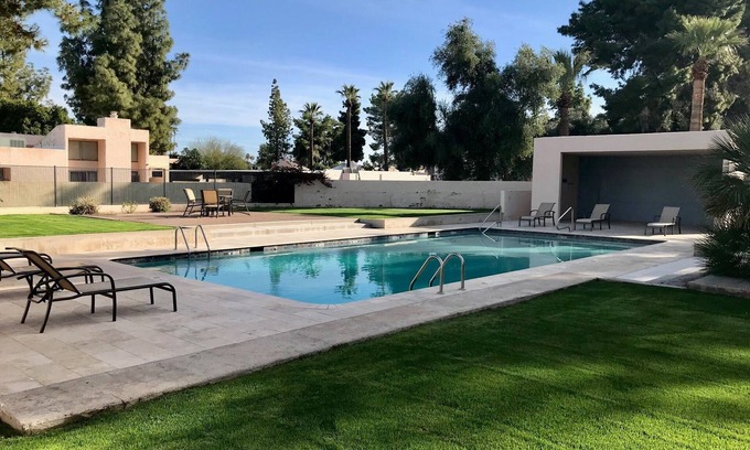Mesa Casa | Remodelación del diseñador con Putting Green | Piscina