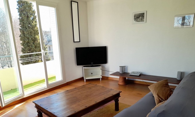 Les Arceaux Apartamento | The bright - 2 bedroom air-conditioned apartment
