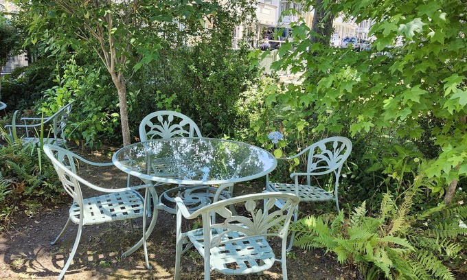 Sutter Creek Casa | The Brinn House & Hideaway | Main St. Wine & Food!