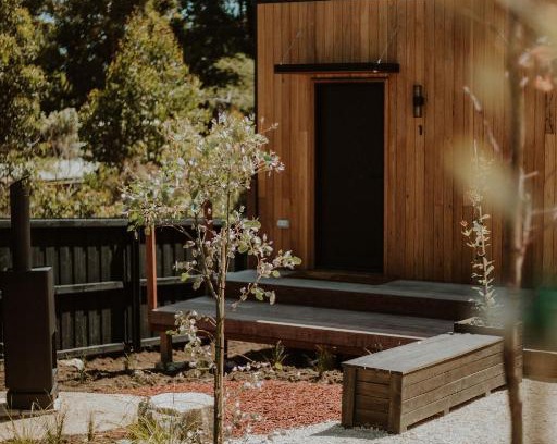 Lunawanna Casa | The Bruny Islander - Little Cabin Hotel