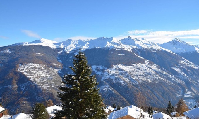 Vex Apartamento | The building Le Belvedere is the first one entering Les Collons 1800. 900 meters from the ski-lift T