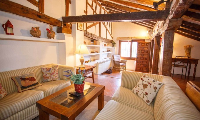 Pedraza Casa | La casa del Serrador es una casa restaurada, con mas de 400 años de historia.
