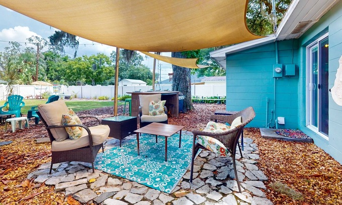 New Port Richey Casa | The Bungalow Boogie and Bunkhouse | New Port Richey stay with two homes