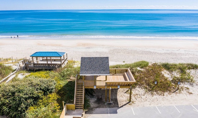 Surf City Apartamento | The Bungalows E- Beachfront - Dog Friendly - Gazebo - Bikes