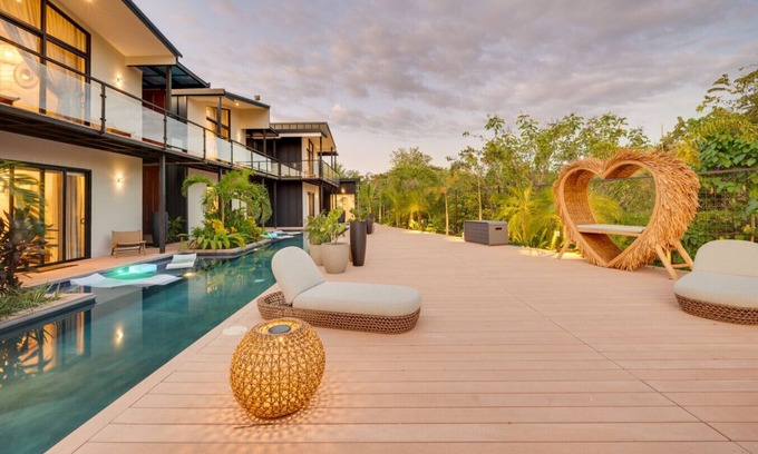 Playa Flamingo Casa | The Bungalows Flamingo – 10 Unit Boutique Hotel