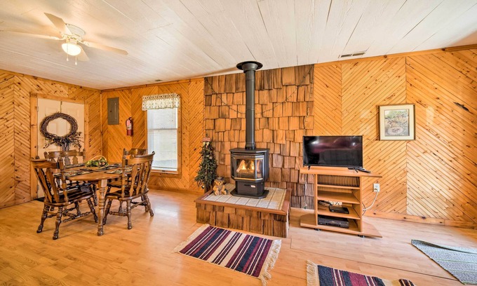 Bellevue Apartamento | Cozy Spragueville Studio Cabin por el río Maquoketa
