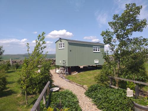 Hallington Casa | The Buteland Stop Rosie off grid Shepherds Hut