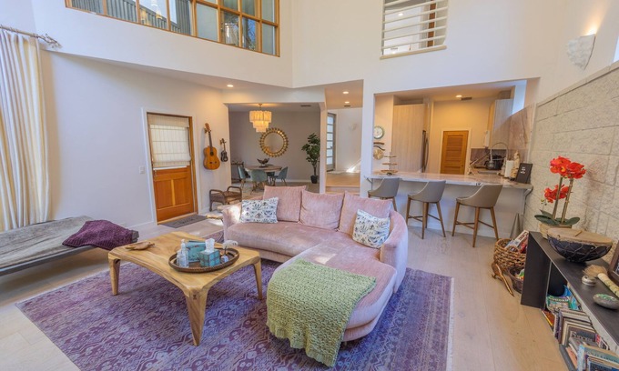 Malibu Casa | The Butterfly House- Malibu Hillside Retreat Under the Stars