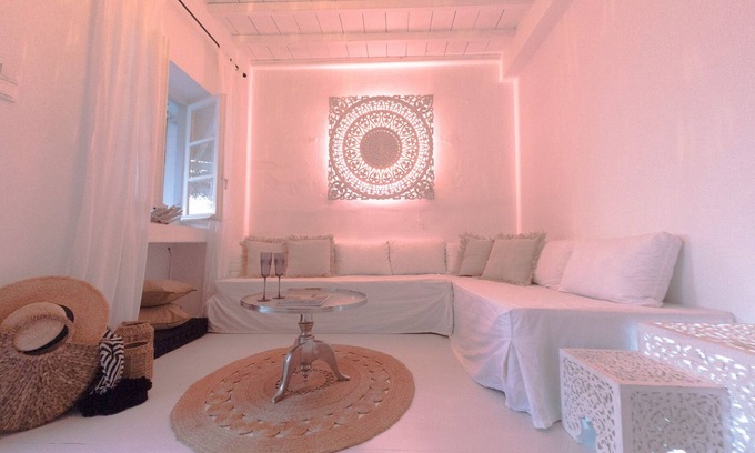 Mykonos Casa | Servicio diario de hotel alternativo, traslado gratuito, ubicación única.
