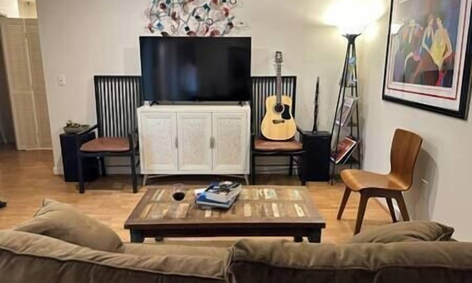 Winston - Salem Apartamento | The Camel City Blue Note!