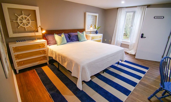 Tallahassee Apartamento | The Capitol Inn Sarasota Room - King bed