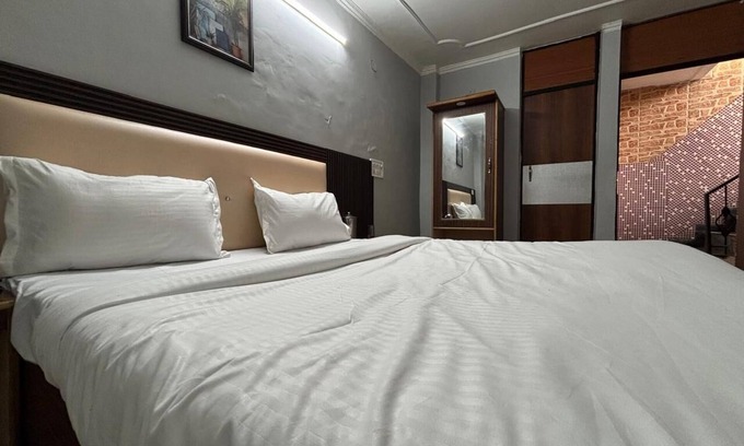 Delhi Casa | The Capstone