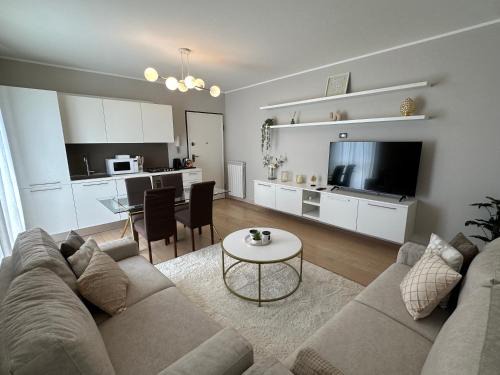 Sesto Calende Apartamento | The Captain Apartments Marina next to Verbella Leonardo Academy MXP