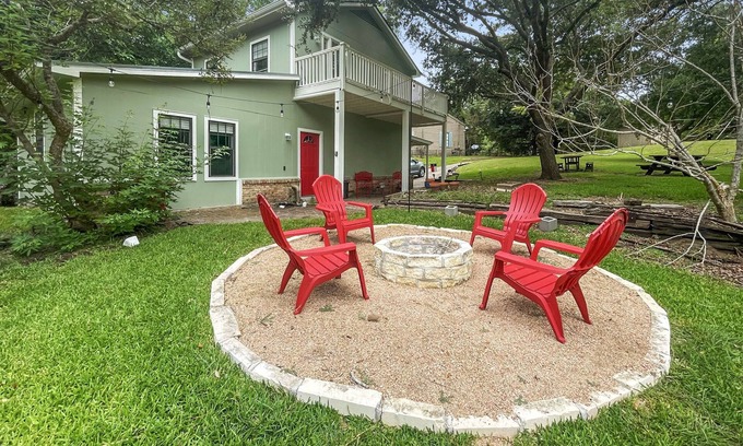 Chappell Hill Casa | The Cardinal House at Chappell Hill