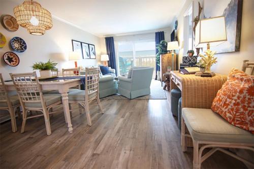 Carolina Beach Casa | The Carolina Kraken by Sea Scape Properties