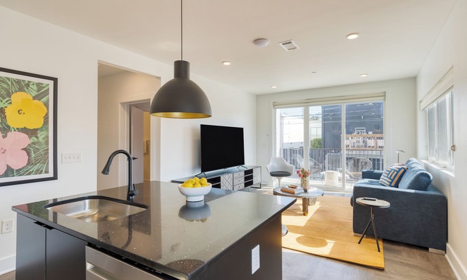 Historic Edgefield Casa | The Carter Buyout - 2 Units by AvantStay | 2 Prvt Units, Sleeps 24