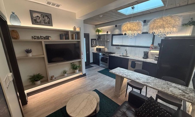 Indianapolis Casa | The Casita@Keystone KingBed/1 BA