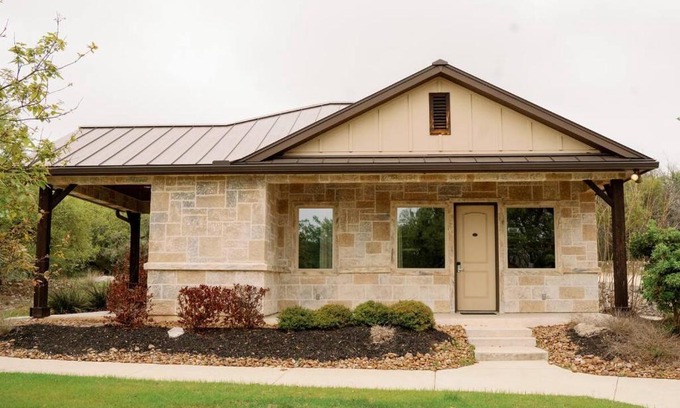 Spring Branch Cabina | The Casitas at Hidden Falls