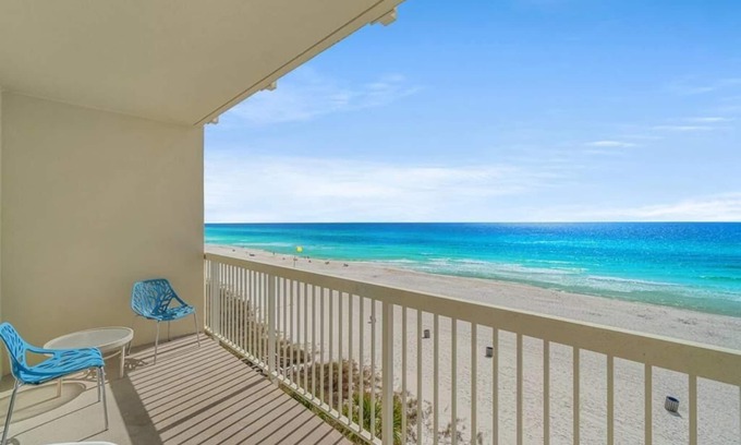 Miramar Beach Condominio | The Celadon Escape - Canopy Vacations