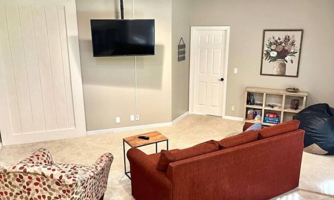 Newberg Casa | The Cellar @Lively Farm a Family Friendly Hobby Farm Stay