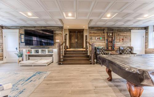 Morris-Turnberry Casa | The Chapel Retreat