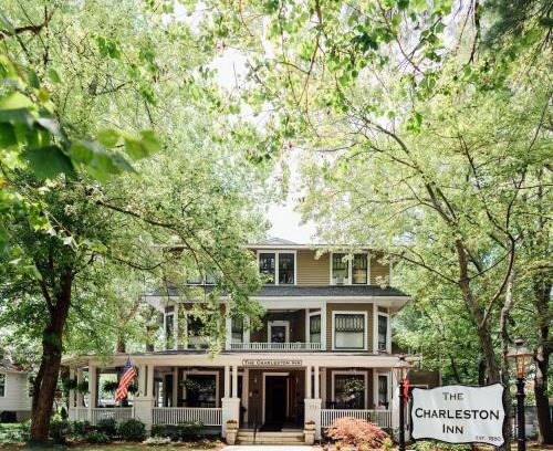 Hendersonville Cama Y Desayuno | The Charleston Inn Hendersonville NC