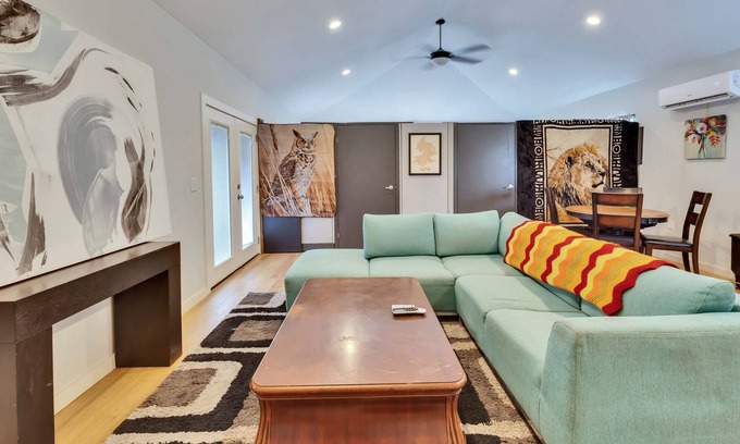 Manchaca Casa | The Chateau Unit C