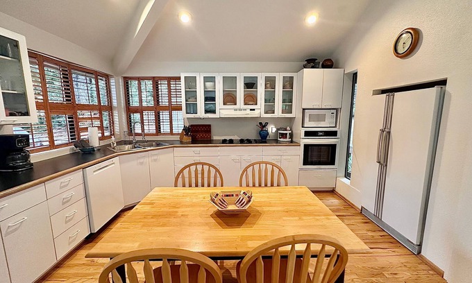 Crescent City Casa | The Choli House - Escape Near River & Coast