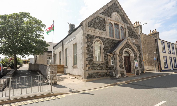 Holyhead Casa | THE CHURCH, pet friendly, character holiday cottage in Holyhead