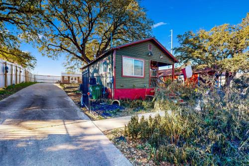 Dawson Casa | The City Perch