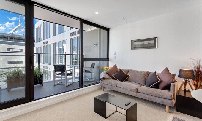 Newton Apartamento | The CityScape Apartment with Wi-Fi and Balcony