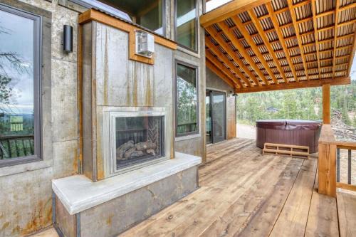 Lead Casa | The Cliffhanger