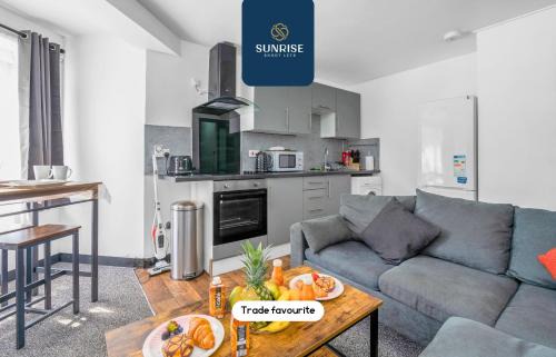 Dundee Apartamento | THE CLIPPIE - INVOICE and REDUCED PRICE only via SUNRISE SHORT LETS DUNDEE, 3 Rooms, 4 Beds, Recently Renovated, Free WiFi, Free Street Parking, Ground Floor, Fully Equipped, Short and Long Stay Rates