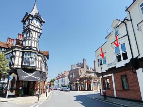 Portsmouth Apartamento | The Clock Tower Apartment - Spacious, Modern, 2 Bed Room Apartment , Southsea with Free parking - sleeps 4
