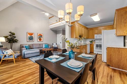 Cary Casa | The Cloverleaf - Near Downtown Cary & RDU