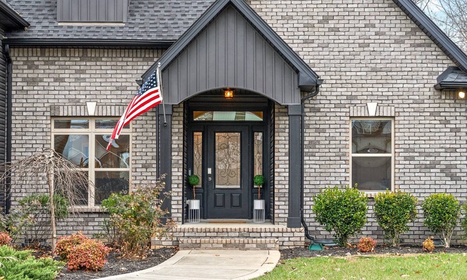 Clarksville Casa | The Clubhouse on Colston (2296 Colston Dr)