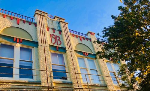 Wairoa Casa | The Clyde Hotel