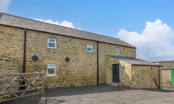 Hallington Cabaña | THE COACH HOUSE, pet friendly, with a garden in Corbridge