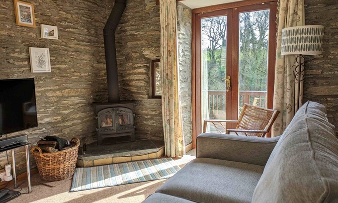 Tremain Cabaña | The Coach House - Secluded Cottage - Cardigan Bay - Sleeps 2