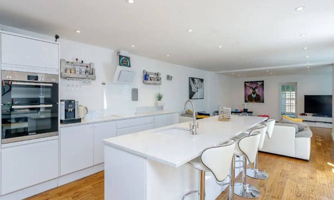 Northampton Casa | The Coach House - Stunning. Contemporary. Close to all wedding venues.